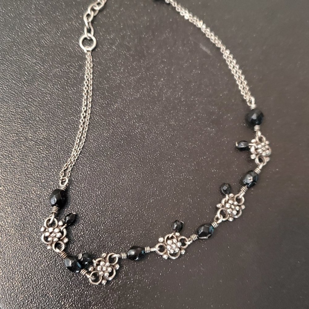 14" Choker Style Flower Theme Necklace Silver Tone